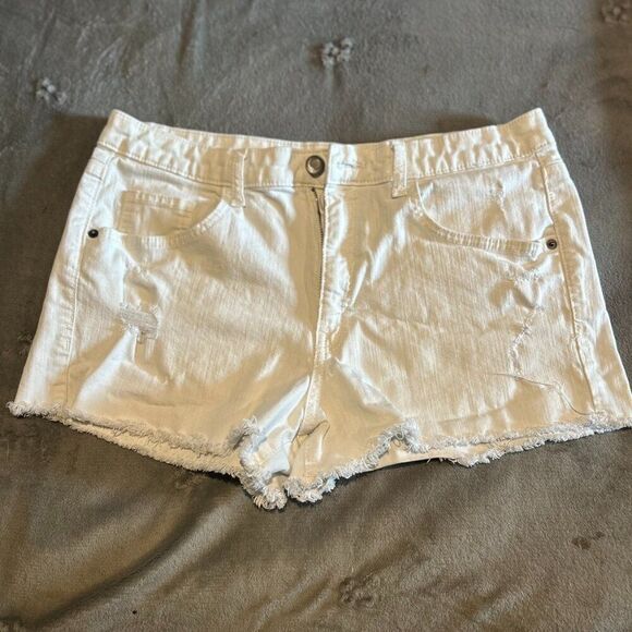 Mossimo Womens Jean Shorts White Distressed High Rise Stretch Juniors size 17 SB - Picture 1 of 5